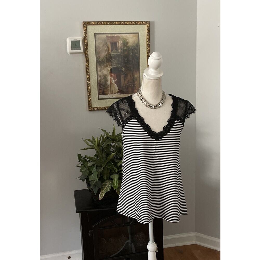 Eyelash and Lace Blouse Stripes‎ Cap Sleeve Black And White